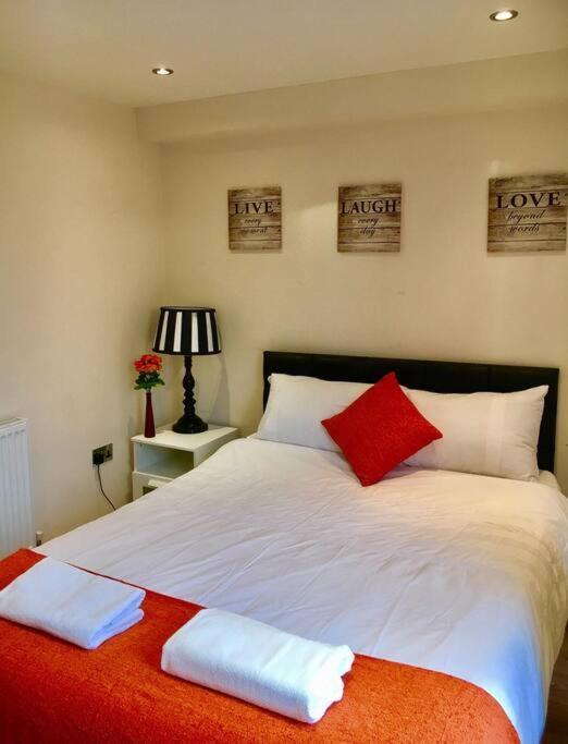One Bedroom Flat In Central Londra Esterno foto