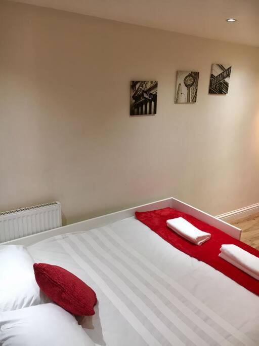 One Bedroom Flat In Central Londra Esterno foto